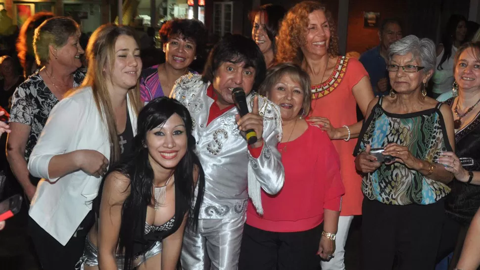 EL SHOW. El salteño se encargó de hacer bailar a todos en el festejo. FOTO DE ARCHIVO TOMADA DE FACEBOOK.COM/RICKY.MARAVILLA.56