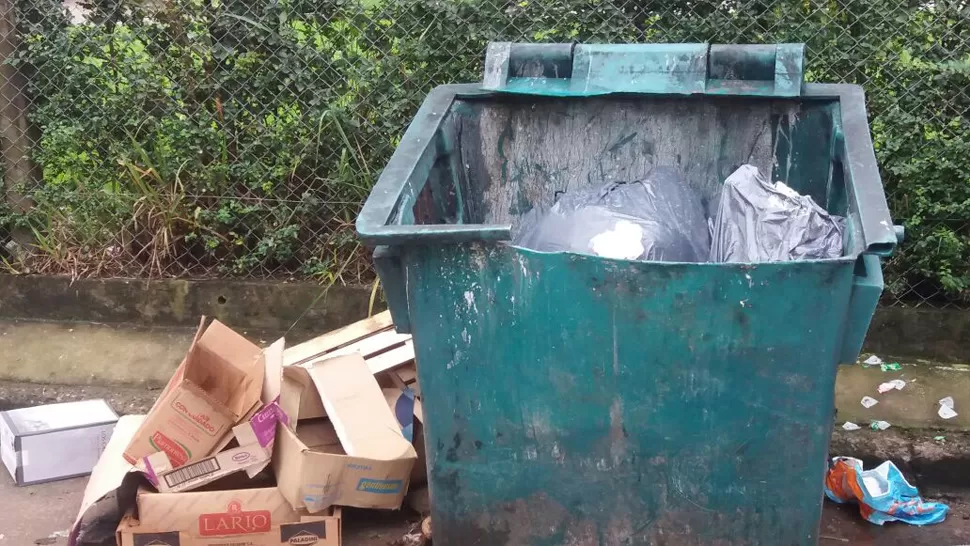 La basura se acumula en Yerba Buena y los vecinos temen por las ratas