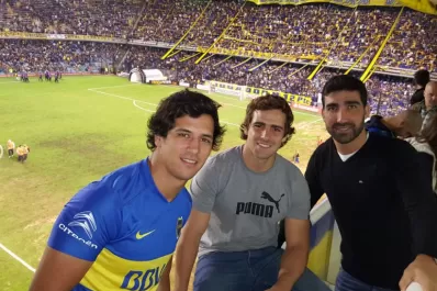 Tres Jaguares sueltos en La Bombonera