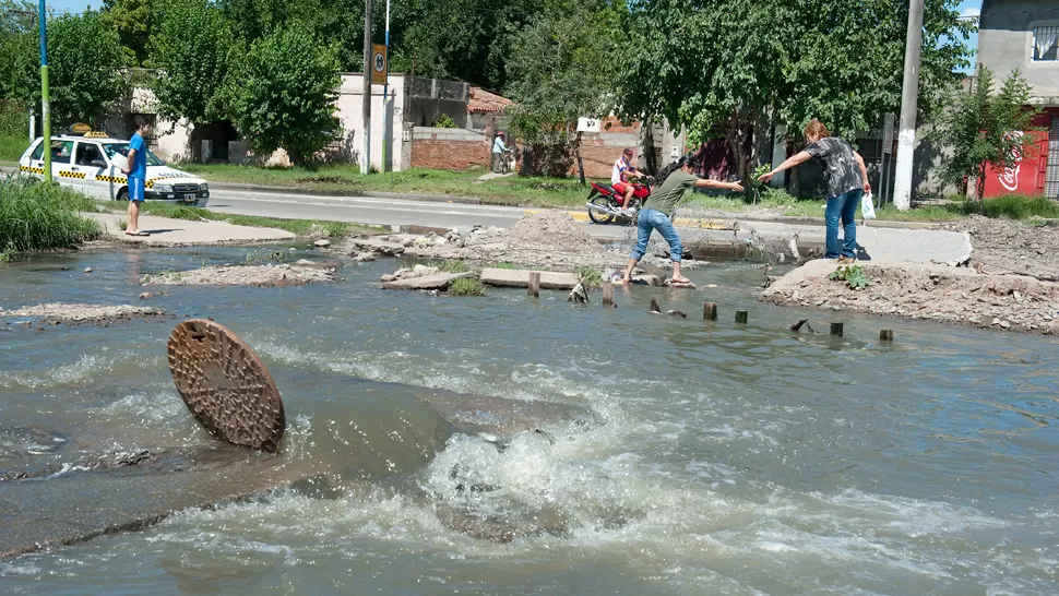 PÉRDIDAS CLOACALES. La Municipalidad quiere declarar la Emergencia Sanitaria y Ambiental. ARCHIVO