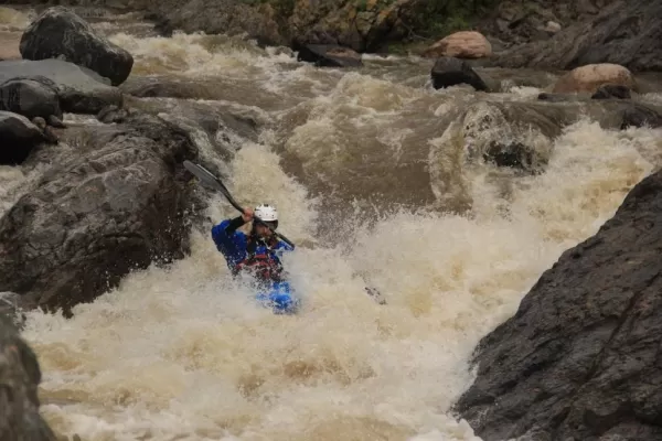 El río Singuil se abre para la aventura extrema en remo