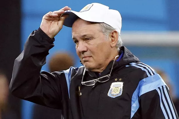 Alejandro Sabella fue internado en el Hospital Italiano