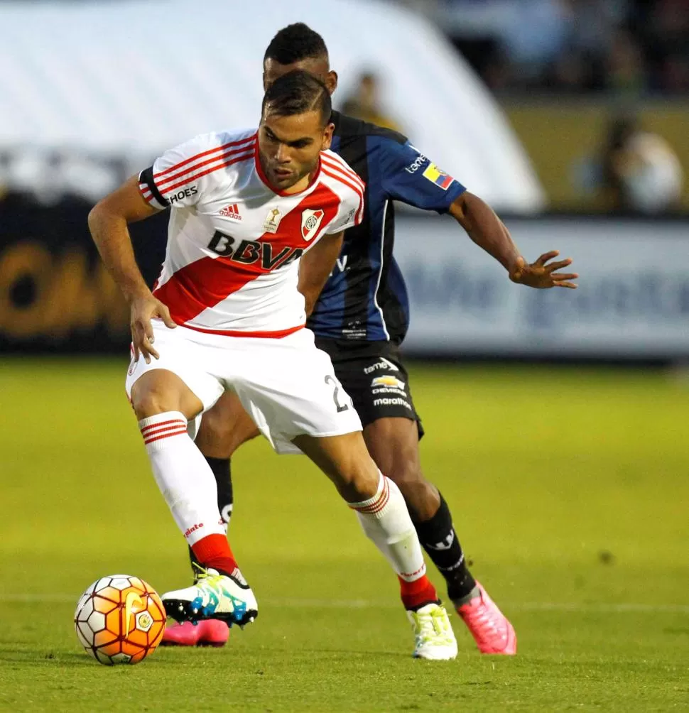 ESTA VEZ NO GRAVITÓ. Gabriel Mercado, que en el segundo tiempo estuvo cerca de marcar el gol del empate, se proyectó muy poco durante el encuentro. Reuters