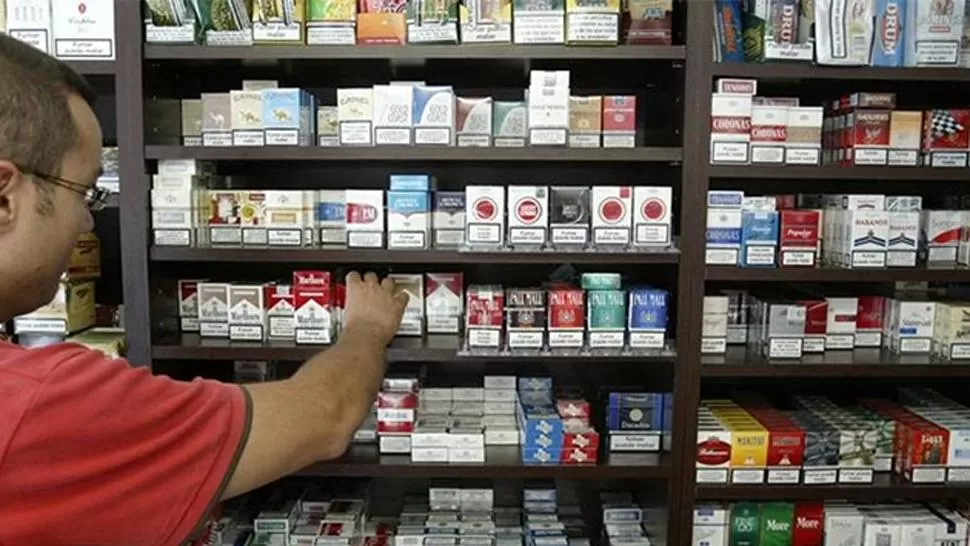 Tras el aumento, el atado de 20 cigarrillos pasó a costar entre $35 y $43
