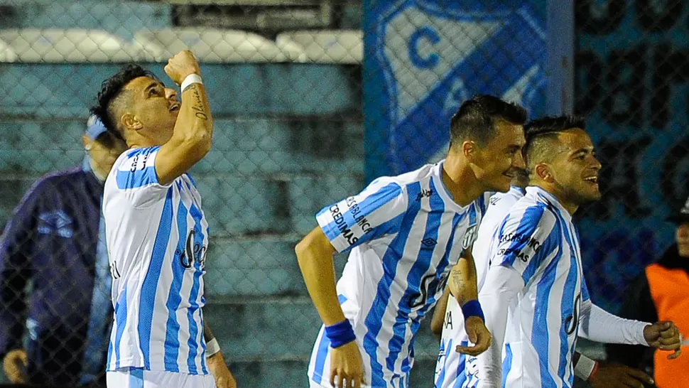 ¡AL FIN! Con el gol de Fernando Zampedri, Atlético se trajo un punto desde el sur del Gran Buenos Aires. FOTO / MATIAS NAPOLI ESCALERO (ESPECIAL PARA LA GACETA)