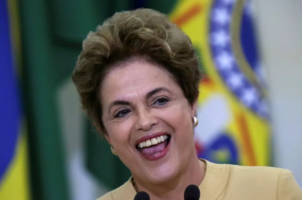 DÍAS DIFÍCILES. Rousseff intenta evitar que la saquen de la Presidencia, a pesar que hasta ahora la oposición no cuenta con los votos suficientes. Reuters