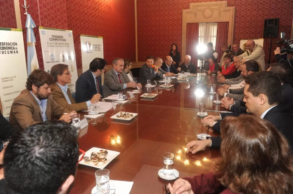 EN LA FET. Enviados del BM y funcionarios locales abrieron ayer las jornadas. la gaceta / foto de Antonio Ferroni