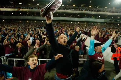West Ham anunció suspensiones de por vida a sus hinchas violentos