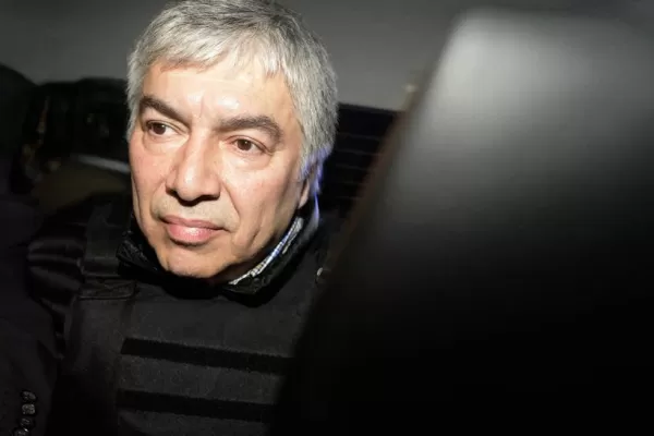 La UIF pidió inhibir los bienes y congelar las cuentas de 28 empresas de Lázaro Báez