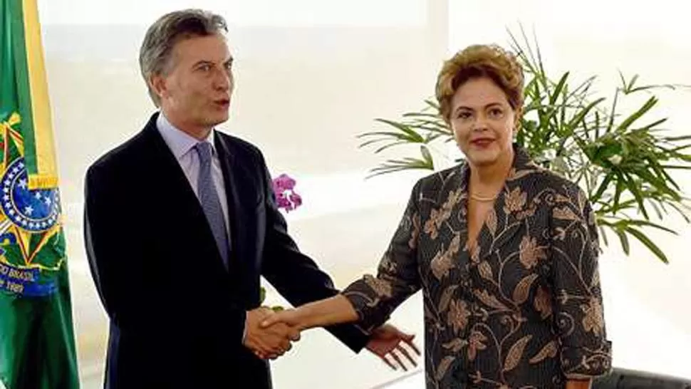 MACRI Y ROUSSEFF. El presidente argentino se reunió con Dilma días antes de asumir en el Poder Ejecutivo. FOTO TOMADA DE TERRA.COM