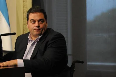 Triaca propondrá que se descuenten los días de huelga