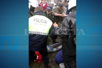 Video: intentaron asaltar un colectivo, pero les dieron una paliza