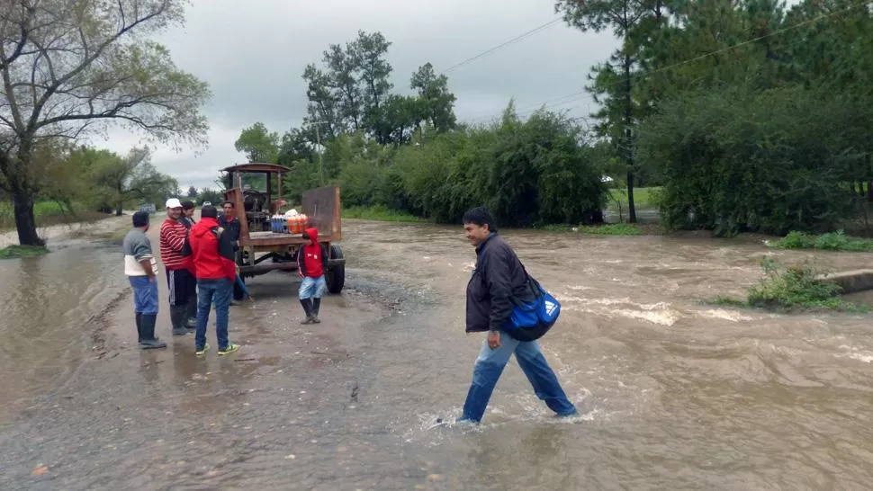 Video: así viven las familias inundadas en el sur