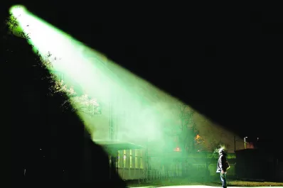 Apuntes absurdos sobre la verdad líquida