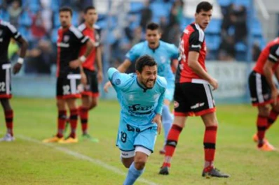 Temperley venció a Newell's y se aseguró mantener la categoría