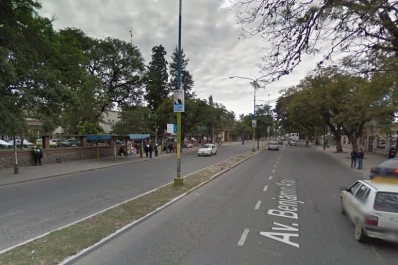 Un Ford Focus chocó contra una columna y murió un chico de 19 años