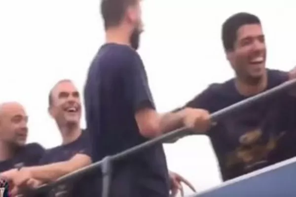 Video: Piqué y una polémica imitación de Cristiano Ronaldo
