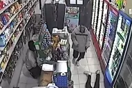 Video: así fue el robo de los ladrones que no pudieron arrancar la moto