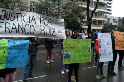 Cortan avenida Sarmiento para reclamar por la liberación de los acusados del crimen de un taxista