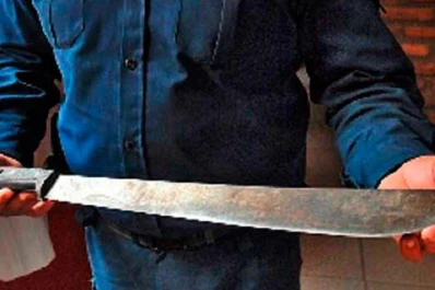 Lo amenazaron con un machete de 60 centímetros y le robaron el celular