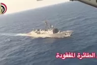 Encuentran restos humanos entre las partes del avión de Egyptair