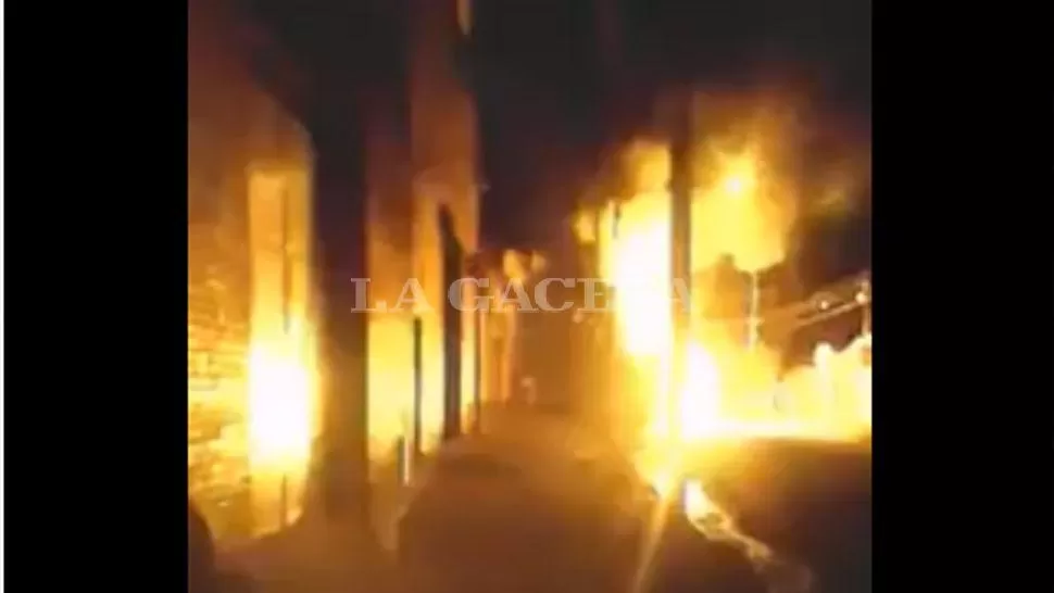 El video del momento de la explosión del tubo de GNC del auto