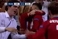 Video: el apasionado beso de Carrasco con su mujer luego del empate