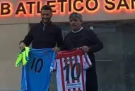 Kun Agüero mandó una camiseta para ayudar a San Martín