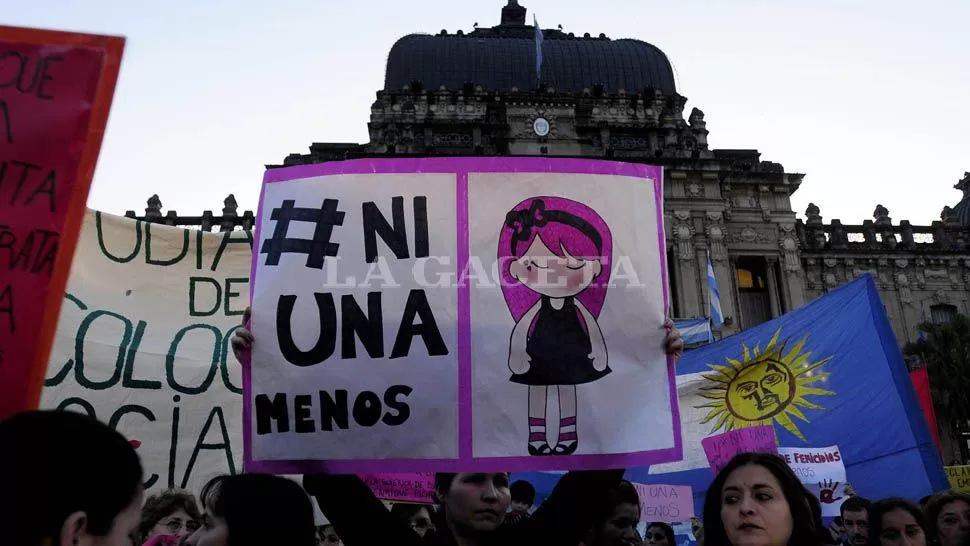 REEDICIÓN. La marcha #NiUnaMenos reunió, el año pasado, a una multitud. LA GACETA / ANALIA JARAMILLO