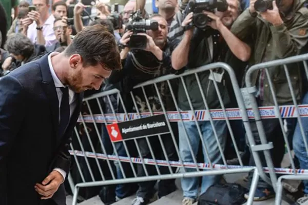 Video: Messi fue insultado por los hinchas al llegar a tribunales