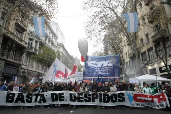 Las CTA convocaron a un paro nacional contra el ajuste y el aumento de tarifas