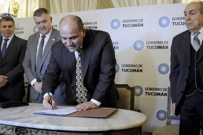 Manzur pidió prudencia para analizar el tope a la tarifa del gas