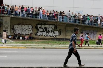 Maduro no quiere colas de compradores