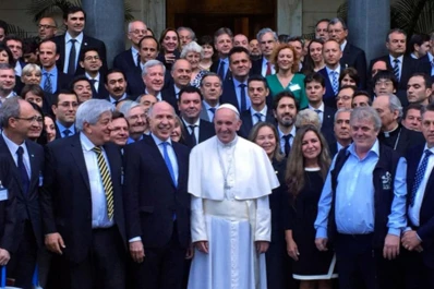 Lorenzetti:reducir al Papa a la figura de un dirigente político es un gravísimo error