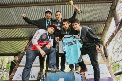 De Santiago sacó su chapa y ganó en Mundo Nuevo