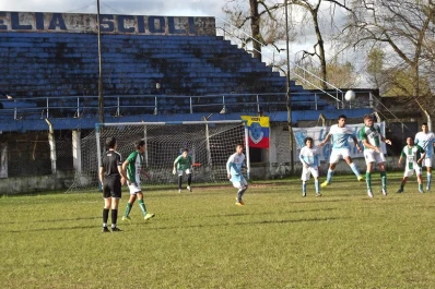 El “Celeste” goleó a Graneros y sigue invicto