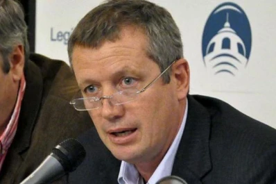 Monzó admitió que el Gobierno estudia la posibilidad de que la ex SIDE vuelva a ocuparse de las escuchas teléfonicas