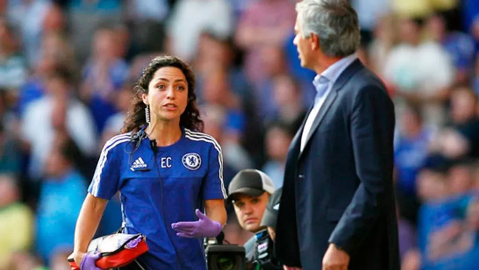 COMPLICADO. Mourinho fue denunciado cuando dirigía al Chelsea. FOTO TOMADA DE WWW.TELEGRAPH.CO.UK