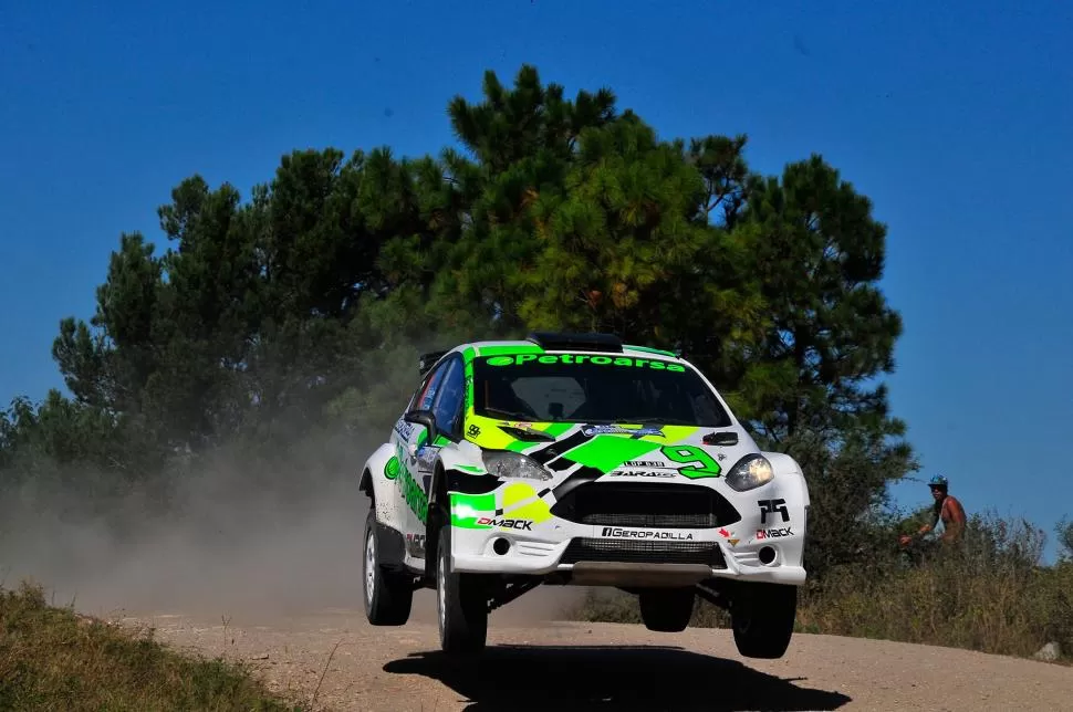 BUENOS RECUERDOS. En sus inicios, Padilla logró ganar en los caminos en los que competirá con el Ford Fiesta Turbo.  FOTO DE marcelino mercado/diario rally