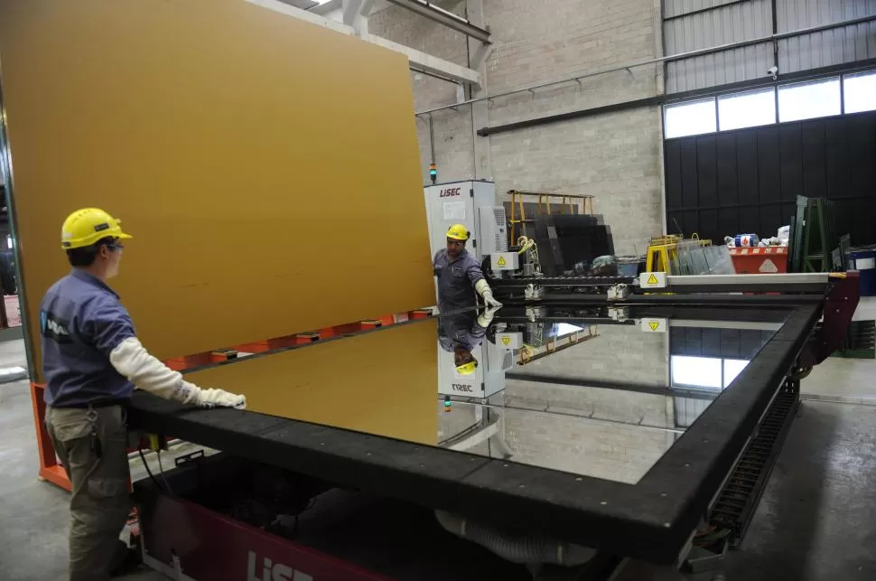 ESCENARIO. CAME realizó un sondeo entre más de 300 PyME industriales. la gaceta / foto de franco vera (archivo)