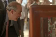 Atraparon a José López con miles de dólares y euros, pero debía $ 3.900 a un banco