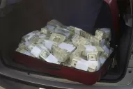 Terminaron de contar el dinero: López llevaba en las valijas U$S 8.982.000