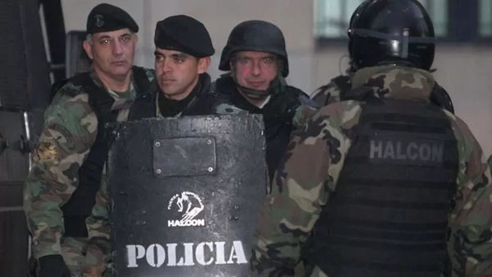 ESTA MAÑANA. José López, cuando llegaba a los tribunales de Comodoro Py. FOTO TOMADA DE CLARIN.COM