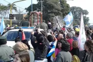 Una multitud acompaña a la Virgen del Valle desde Yerba Buena hasta el Hipódromo
