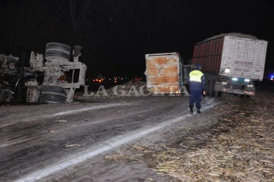 El choque entre un auto y un camión en la ruta 38 dejó un muerto