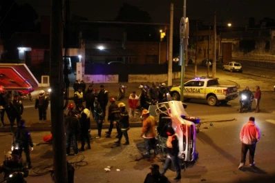 Volcó un auto y dos personas murieron en Siria y Ecuador