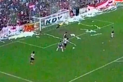 Video: los cabezazos de Lentini que tapó el arquero de Unión Aconquija