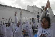Una meditación colectiva copó las afueras de la Casa Histórica
