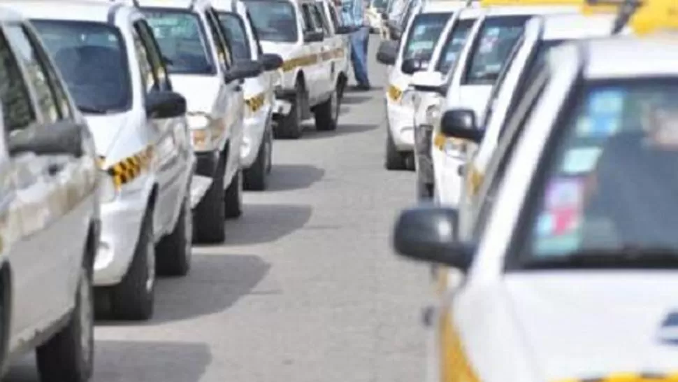 Taxistas recurrieron a la Justicia para exigir que se cumpla con el blanqueo de los choferes