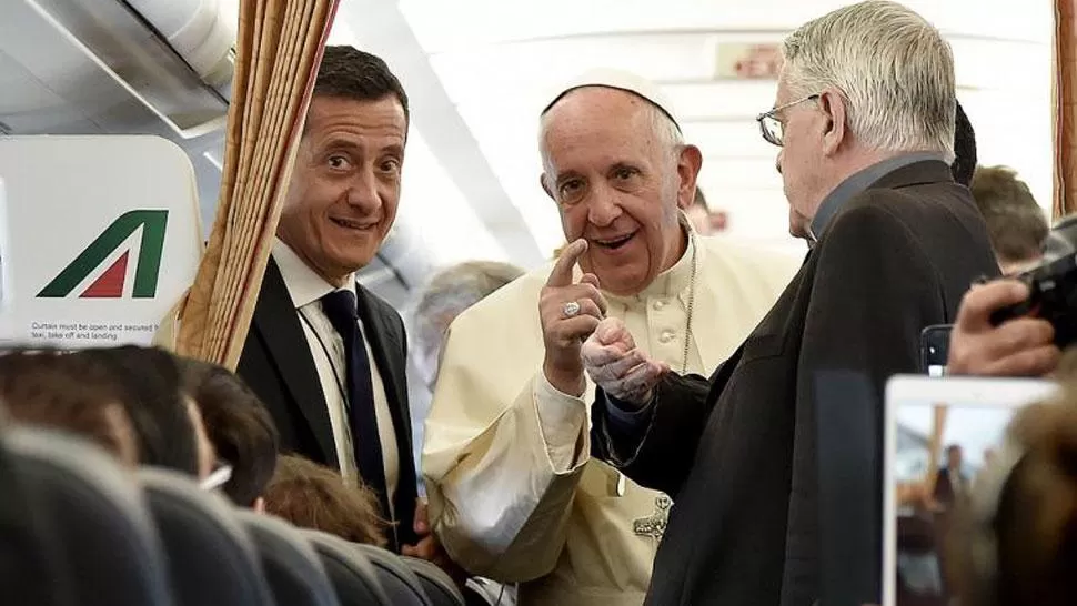 El Papa Francisco llegó a Armenia para pedir por la paz en la región